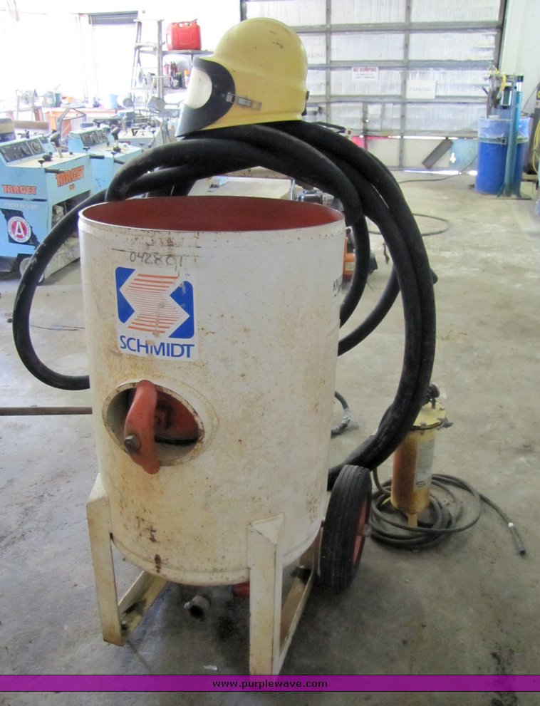 2000 Schmidt sand blaster 6.5 cu ft in Maitland, MO Item 3206 sold