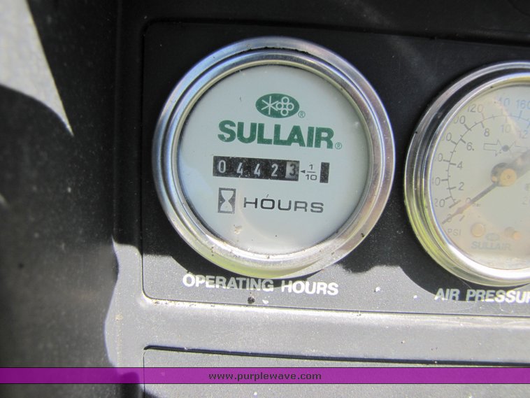 image for item 3229 Sullair 185H air compressor on skids