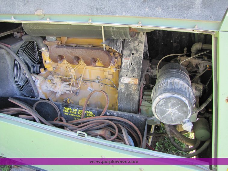 image for item 3229 Sullair 185H air compressor on skids