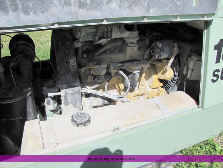 image for item 3229 Sullair 185H air compressor on skids