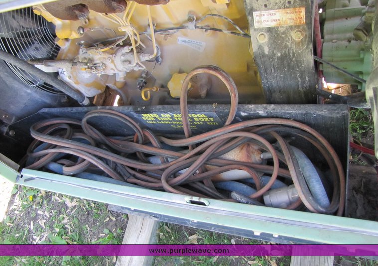 image for item 3229 Sullair 185H air compressor on skids