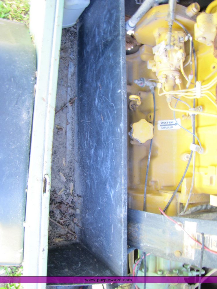 image for item 3230 Sullair 185H air compressor on trailer