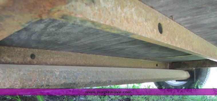 image for item 3241 2001 Doolittle enclosed trailer