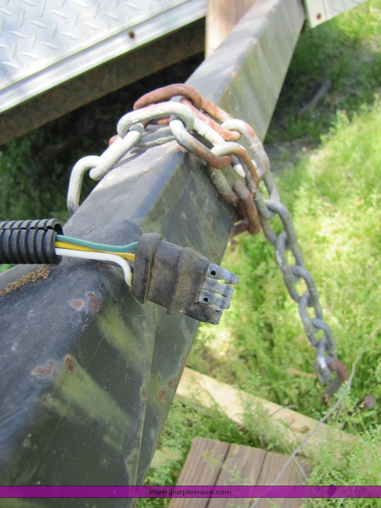 image for item 3241 2001 Doolittle enclosed trailer