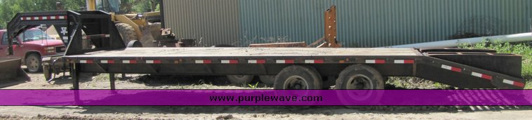 image for item 3268 2001 PJ gooseneck flatbed trailer with dovetail