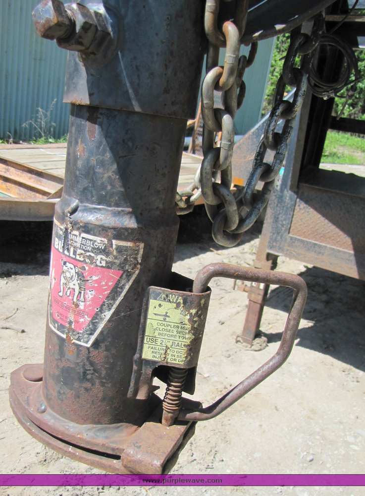 image for item 3268 2001 PJ gooseneck flatbed trailer with dovetail