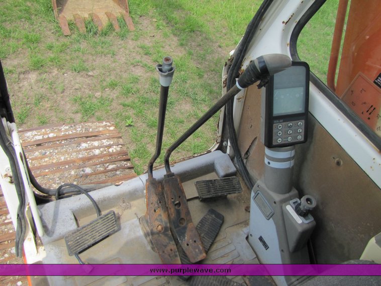 image for item 3270 1995 Daewoo 220 LC III Excavator