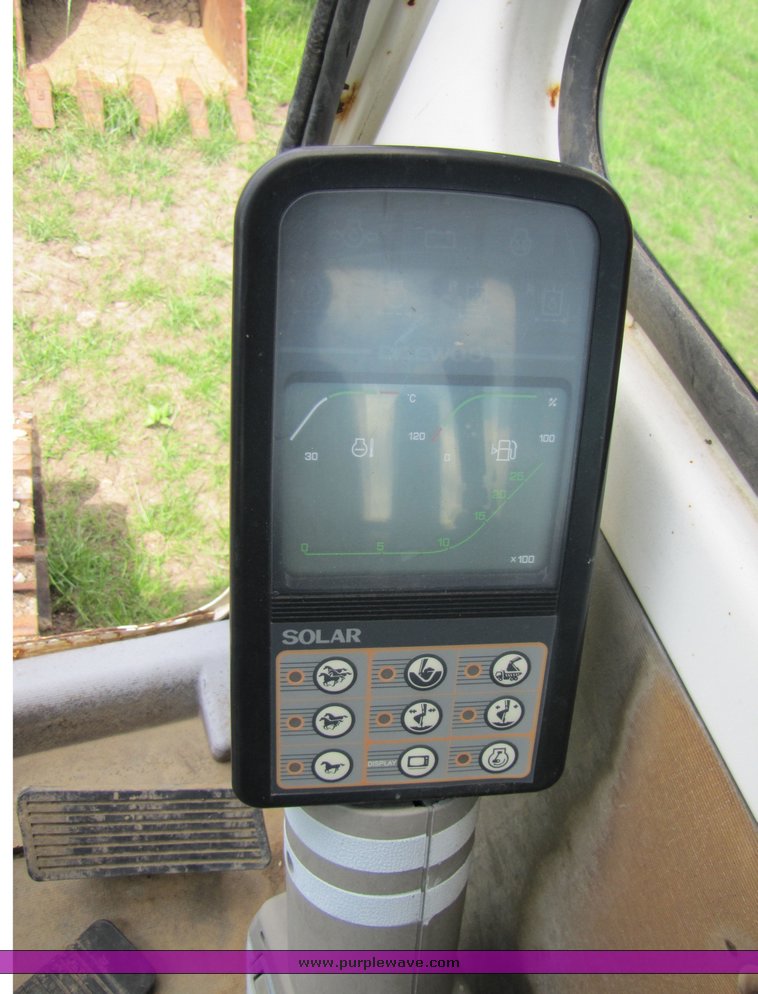 image for item 3270 1995 Daewoo 220 LC III Excavator