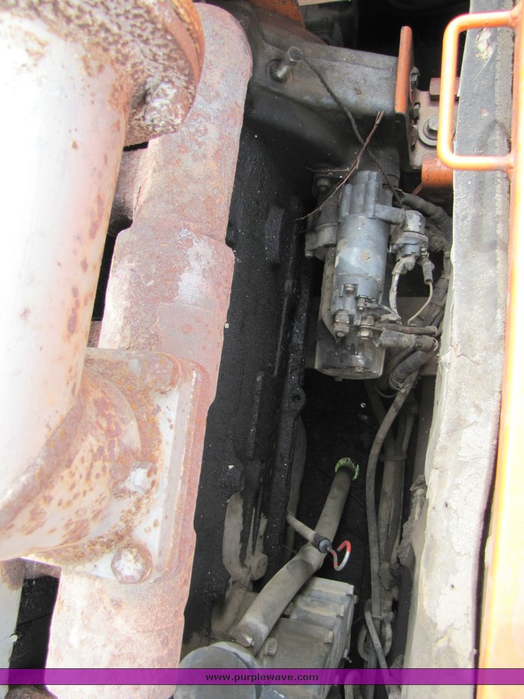 image for item 3270 1995 Daewoo 220 LC III Excavator