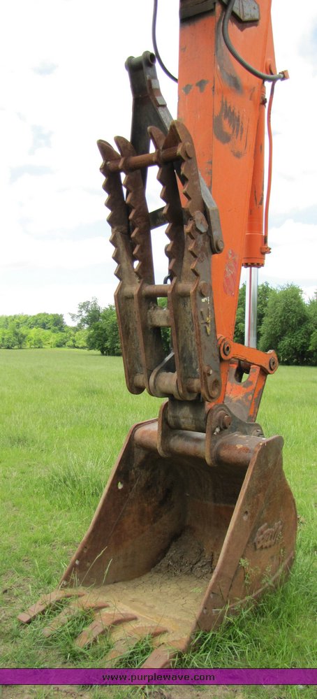 image for item 3270 1995 Daewoo 220 LC III Excavator