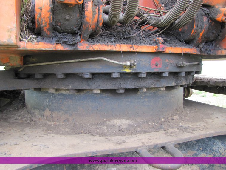 image for item 3270 1995 Daewoo 220 LC III Excavator