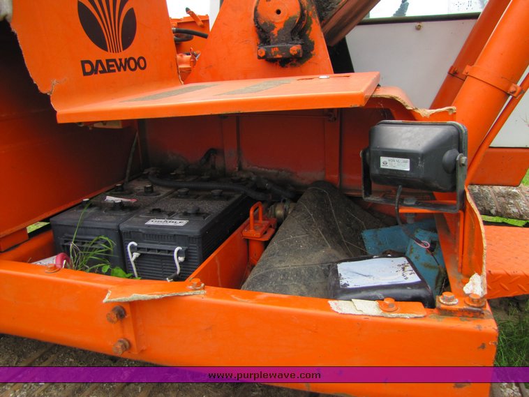 image for item 3270 1995 Daewoo 220 LC III Excavator