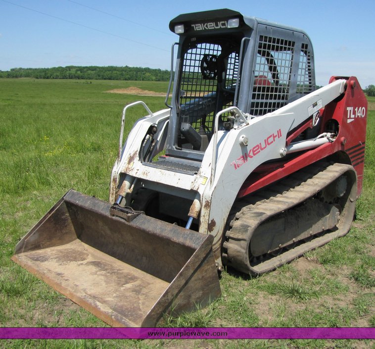 image for item 3271 2006 Takeuchi TL-140 skid steer