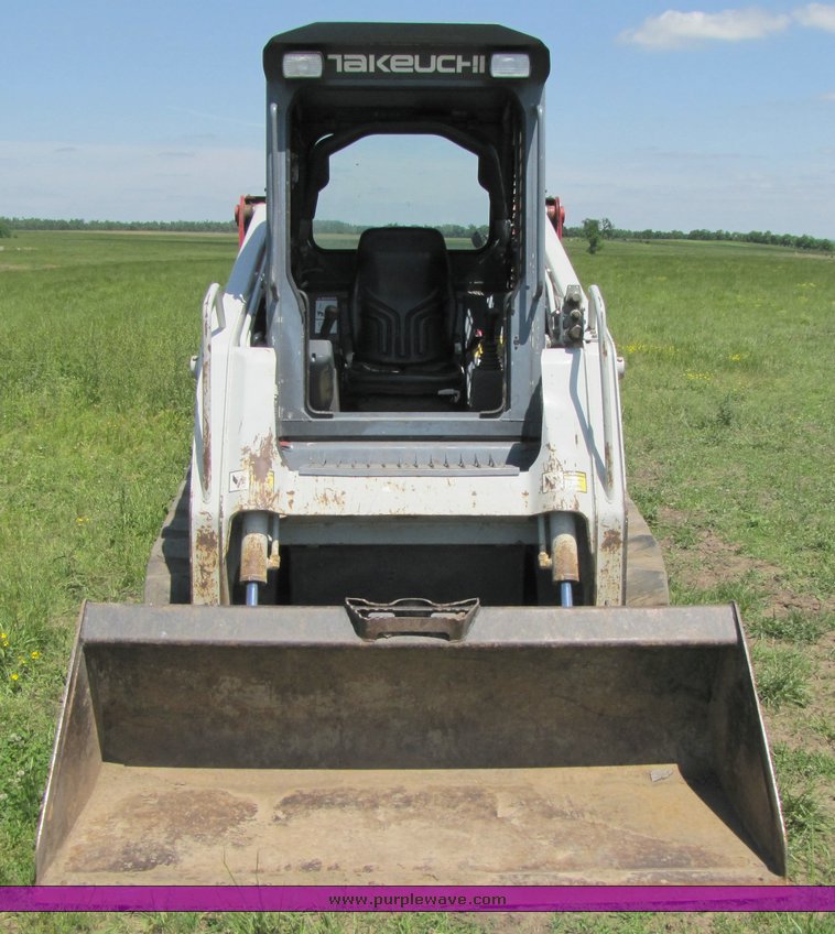 image for item 3271 2006 Takeuchi TL-140 skid steer