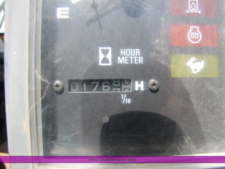 image for item 3271 2006 Takeuchi TL-140 skid steer