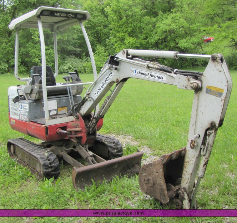 image for item 3296 1999 Takeuchi TB016 mini excavator