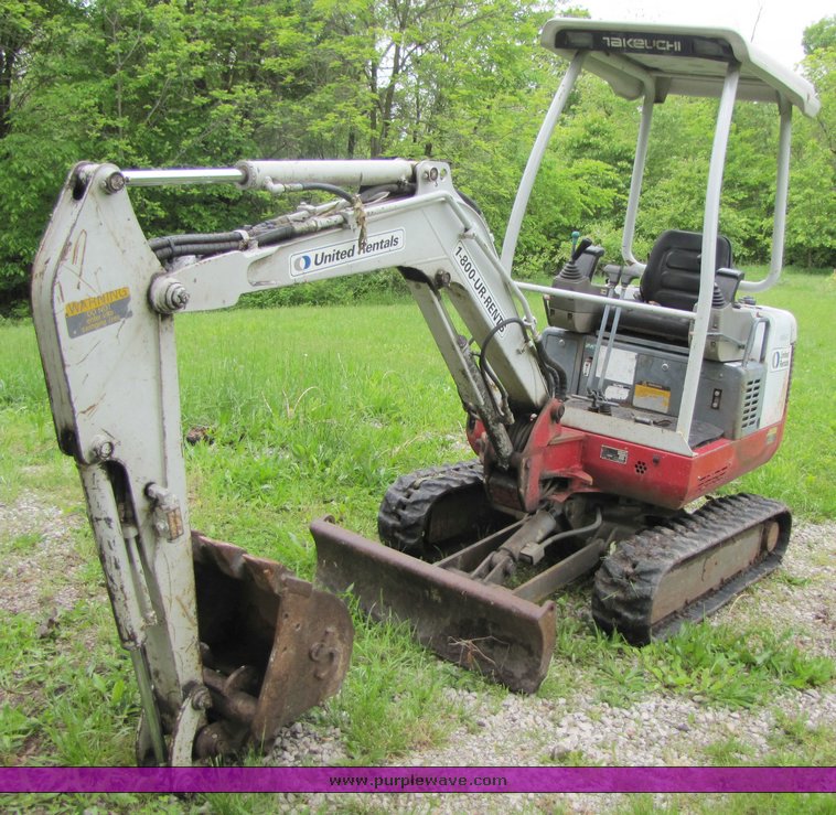 image for item 3296 1999 Takeuchi TB016 mini excavator