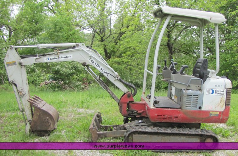 image for item 3296 1999 Takeuchi TB016 mini excavator