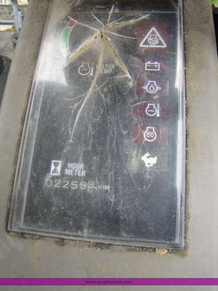 image for item 3296 1999 Takeuchi TB016 mini excavator