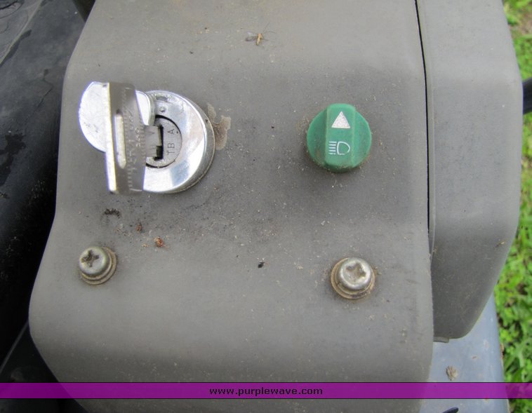 image for item 3296 1999 Takeuchi TB016 mini excavator