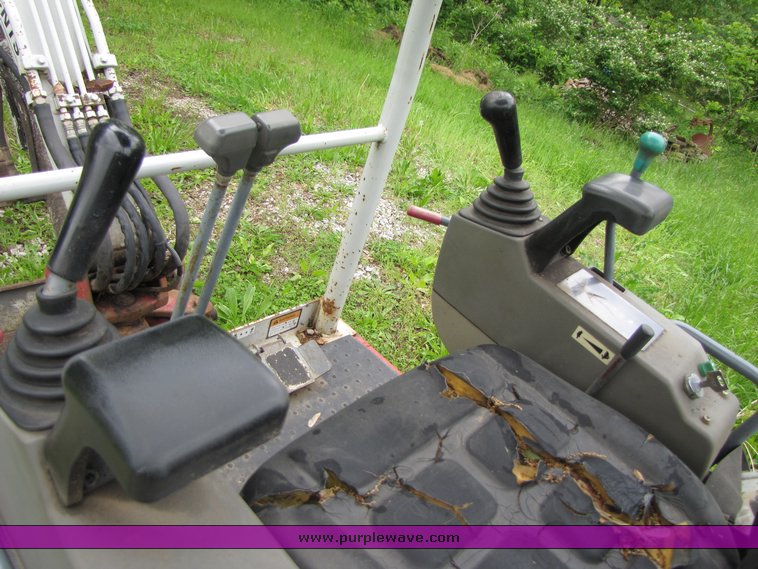 image for item 3296 1999 Takeuchi TB016 mini excavator