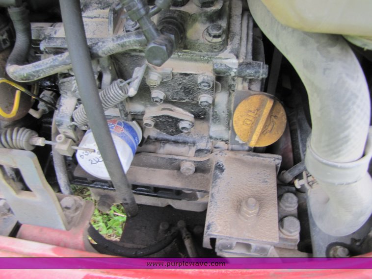 image for item 3296 1999 Takeuchi TB016 mini excavator