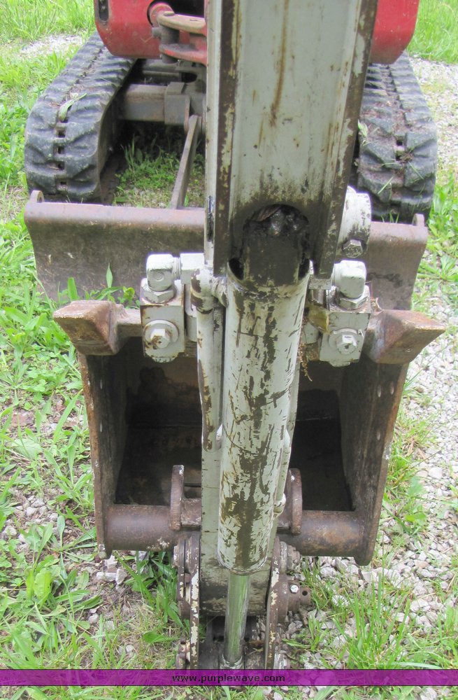 image for item 3296 1999 Takeuchi TB016 mini excavator