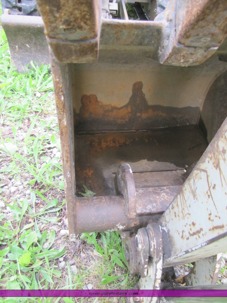 image for item 3296 1999 Takeuchi TB016 mini excavator