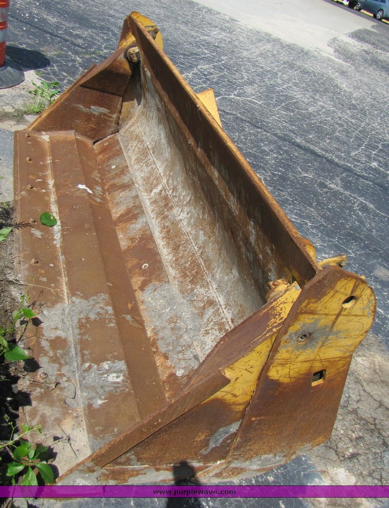 John Deere 4inone bucket for John Deere 310D backhoe in Bolivar, MO