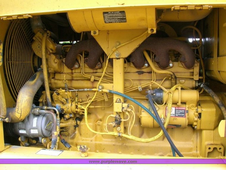 image for item 3489 1993 John Deere 670B motor grader