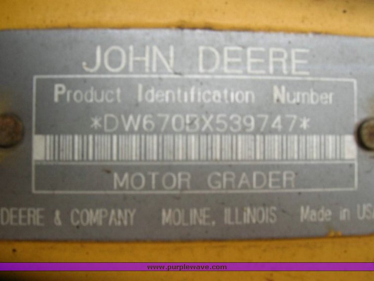 image for item 3489 1993 John Deere 670B motor grader