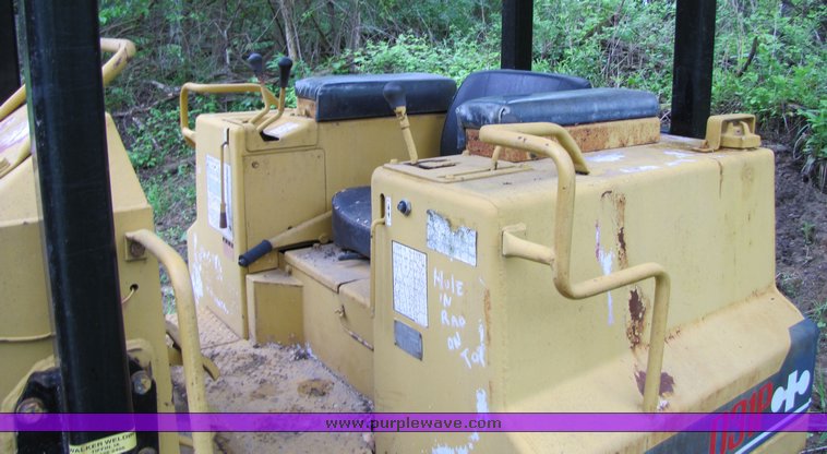 image for item 3747 1979 Komatsu D31P dozer