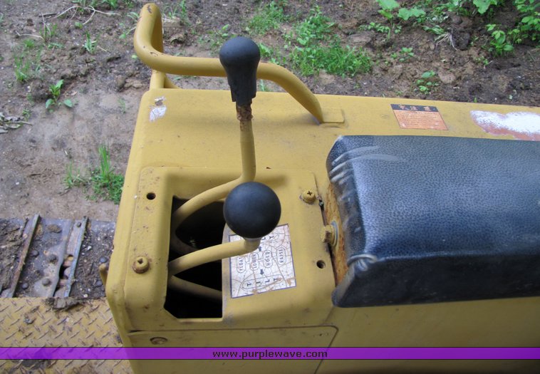 image for item 3747 1979 Komatsu D31P dozer