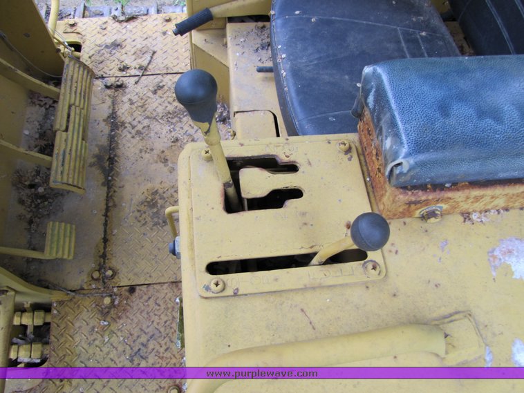 image for item 3747 1979 Komatsu D31P dozer