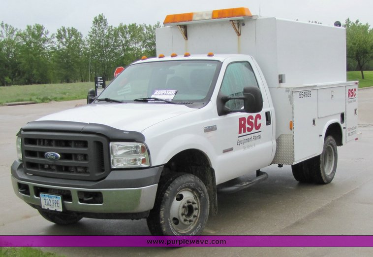 image for item 3750 2005 Ford F350 Super Duty service truck