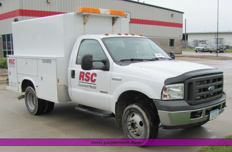 image for item 3750 2005 Ford F350 Super Duty service truck