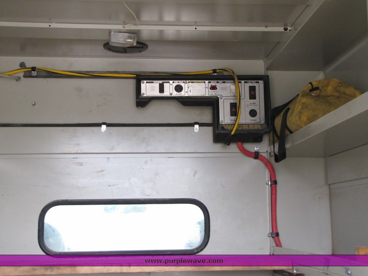 image for item 3750 2005 Ford F350 Super Duty service truck