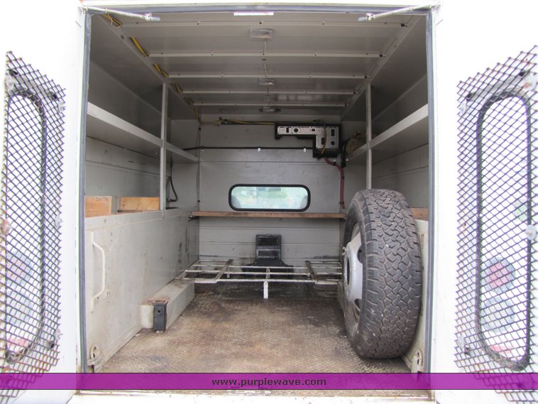 image for item 3750 2005 Ford F350 Super Duty service truck