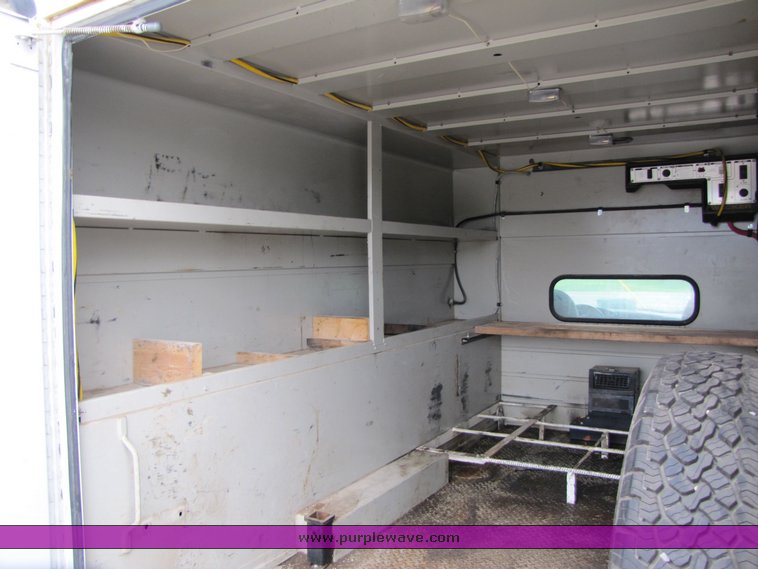 image for item 3750 2005 Ford F350 Super Duty service truck