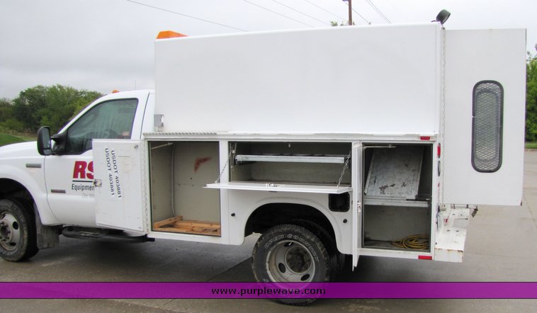 image for item 3750 2005 Ford F350 Super Duty service truck