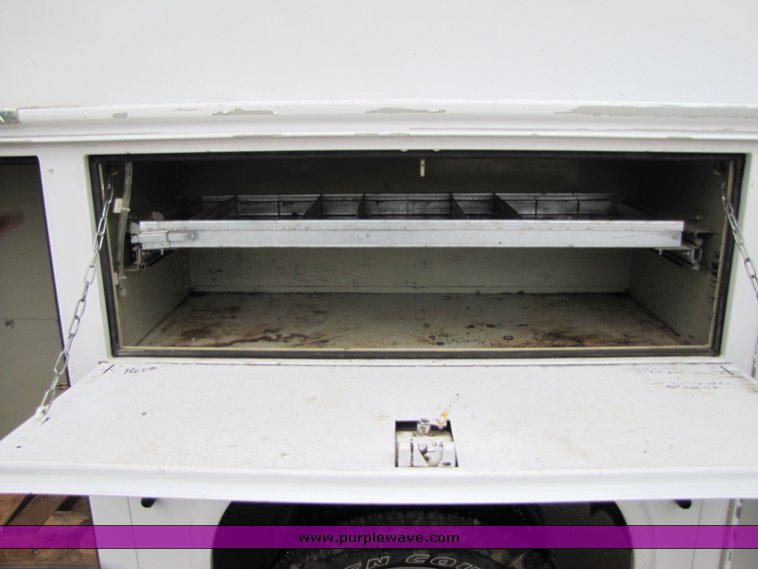 image for item 3750 2005 Ford F350 Super Duty service truck