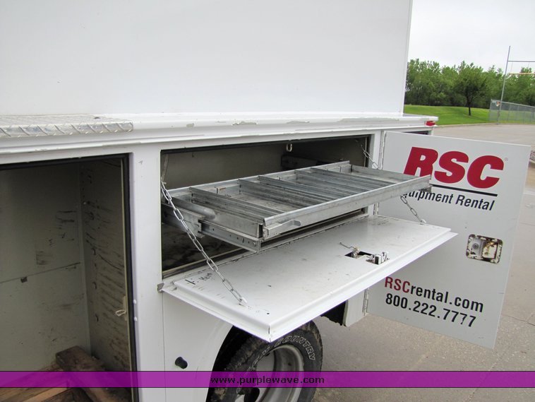 image for item 3750 2005 Ford F350 Super Duty service truck