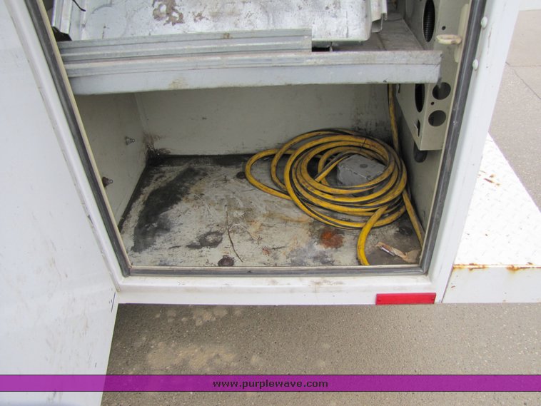 image for item 3750 2005 Ford F350 Super Duty service truck