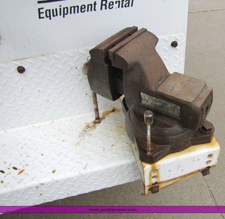 image for item 3750 2005 Ford F350 Super Duty service truck