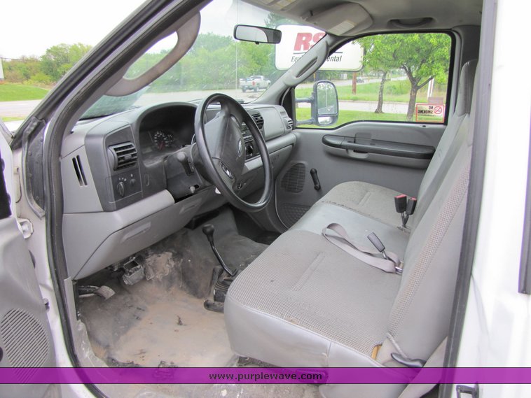 image for item 3750 2005 Ford F350 Super Duty service truck