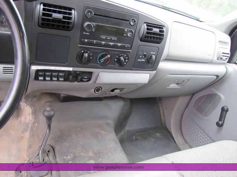 image for item 3750 2005 Ford F350 Super Duty service truck