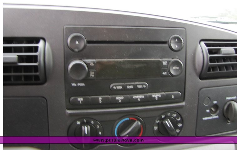 image for item 3750 2005 Ford F350 Super Duty service truck