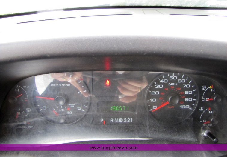 image for item 3750 2005 Ford F350 Super Duty service truck