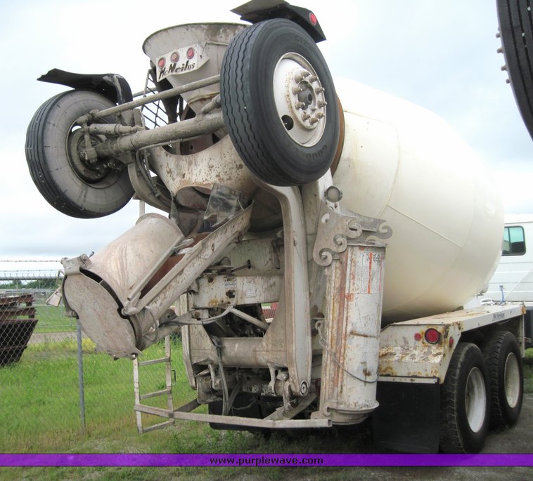 image for item 3931 Mcneilus 11 cubic-yard mixer