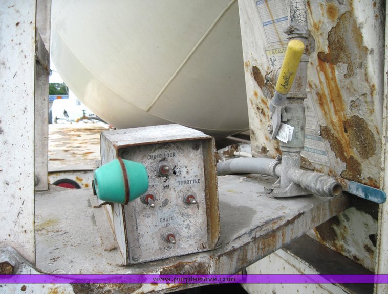 image for item 3931 Mcneilus 11 cubic-yard mixer